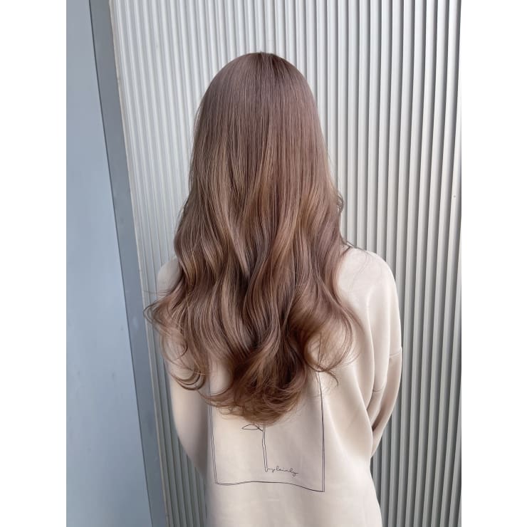 艶感ミルクティーベージュ 美髪サロン Courbe ビガミサロン クールブ のヘアスタイル 美容院 美容室を予約するなら楽天ビューティ