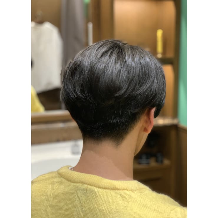 前下がりセンターパート韓国風 丸の内 大手町 東京 Hiro Ginza Barber Shop 丸の内 ヒロギンザバーバーショップ マルノウチ のヘアスタイル 美容院 美容室を予約するなら楽天ビューティ