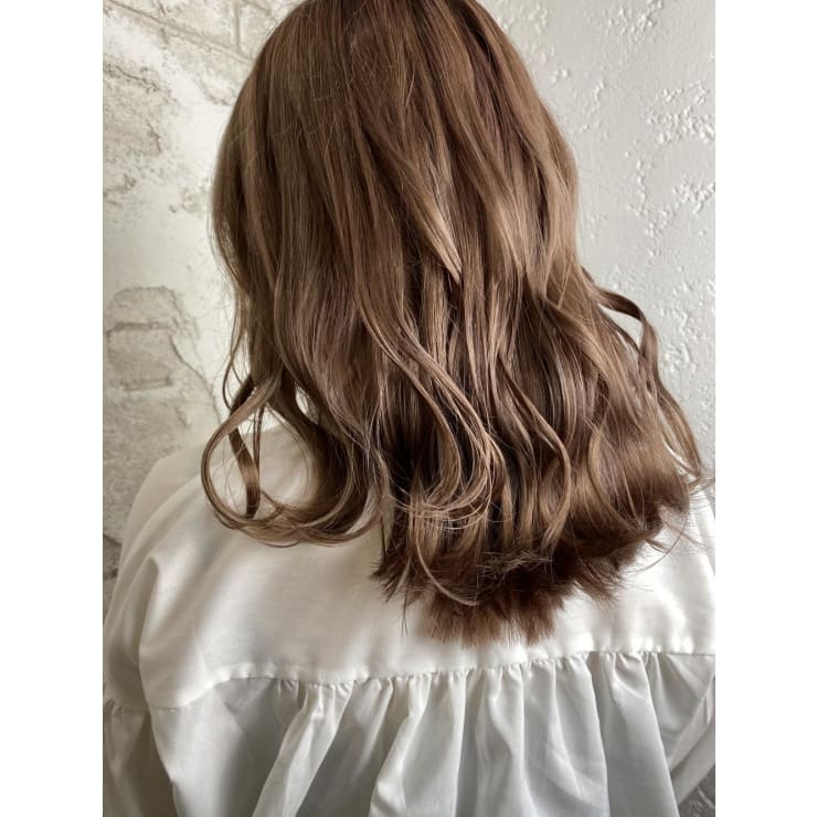 ピンクベージュ ピンクミルクティー ミルクティーカラー Prize Iris 池袋東口店 プライズアイリス イケブクロヒガシグチテン のヘアスタイル 美容院 美容室を予約するなら楽天ビューティ