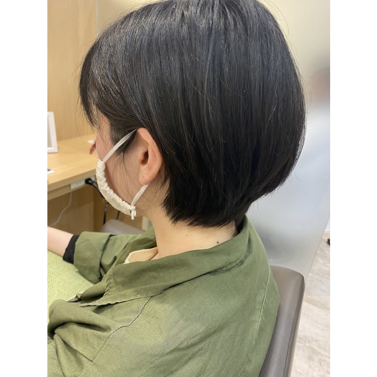 髪色に制限ある方 なら髪型でふんわり軽やかエアリーショート U I By First ウイ バイ ファースト のヘアスタイル 美容院 美容室を予約するなら楽天ビューティ