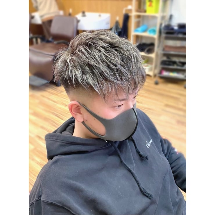 ホワイトハイライトダウンバング Hair Studio Romeo ロメオ のヘアスタイル 美容院 美容室を予約するなら楽天ビューティ