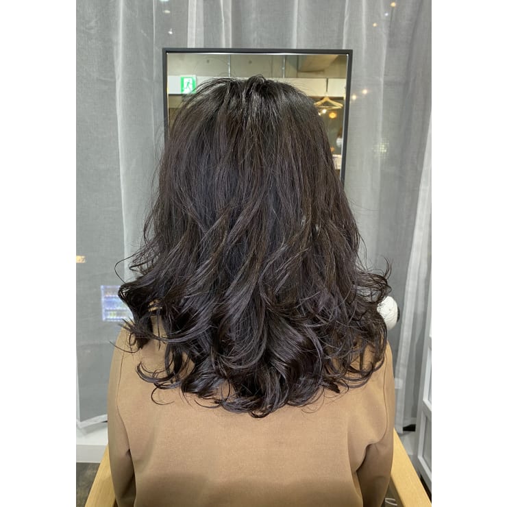 酸性コテ巻き風デジタルパーマ Casii 表参道 Casii 酸性ストレート 髪質改善 カシー のヘアスタイル 美容院 美容室を予約するなら楽天ビューティ