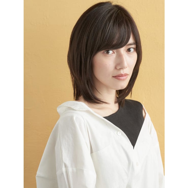 流れる前髪とひし形シルエットのミディアムヘア モード Minxplus 流山おおたかの森美容室 ミンクスプラス ナガレヤマオオタカノモリビヨウシツ のヘアスタイル 美容院 美容室を予約するなら楽天ビューティ