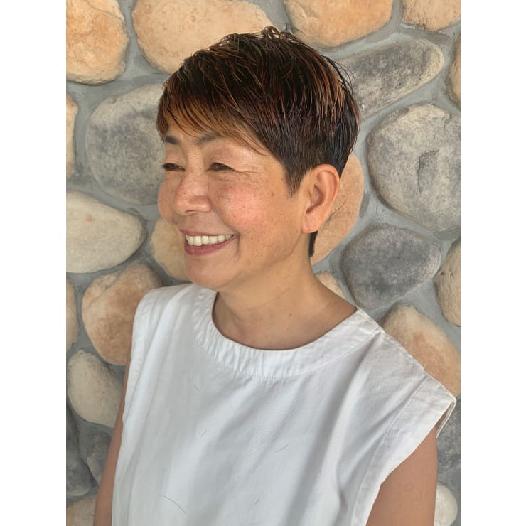 マダムベリーショート 白髪ぼかし Beautrium 七里ヶ浜 ビュートリアム のヘアスタイル 美容院 美容室を予約するなら楽天ビューティ