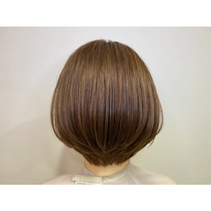 前下がりグラデーションボブ 美容室iwami ビヨウシツイワミ のヘアスタイル 美容院 美容室を予約するなら楽天ビューティ