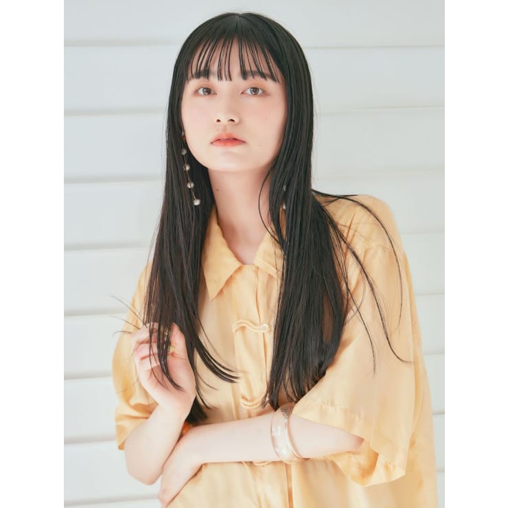 シースルー前髪ロングヘア Little 池袋 リトルイケブクロ のヘアスタイル 美容院 美容室を予約するなら楽天ビューティ