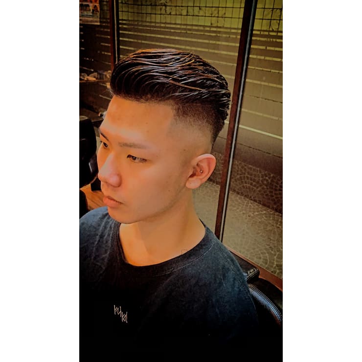 フェードの王道 スキンフェードオールバックスタイル ヒロ銀座ヘアーサロン 新橋 日比谷口店 ヒロギンザヘアーサロンシンバシヒビヤグチテン のヘアスタイル 美容院 美容室を予約するなら楽天ビューティ