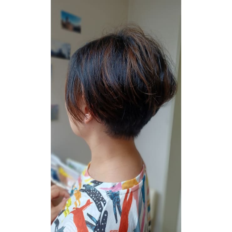 アシメボブメッシュカラー Salon De Romana サロン ド ロマナ のヘアスタイル 美容院 美容室を予約するなら楽天ビューティ