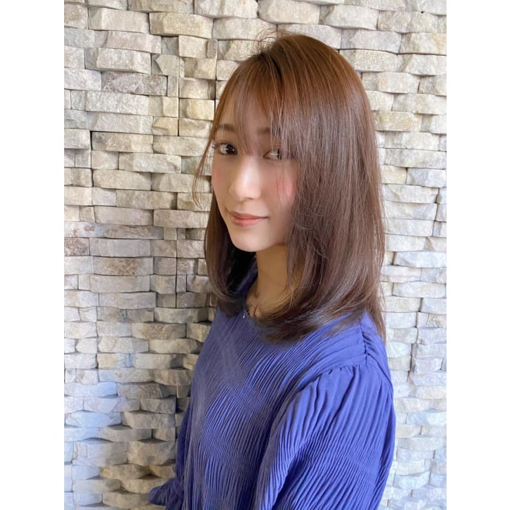 Air Osaka 伊藤江里奈 ナチュラルレイヤー Air Osaka エアーオオサカ のヘアスタイル 美容院 美容室を予約するなら楽天ビューティ