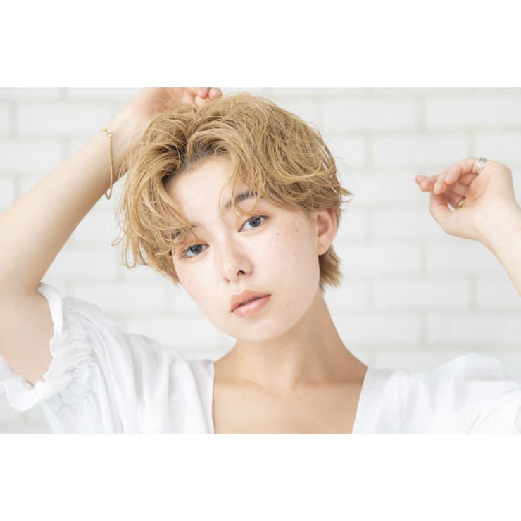 23時まで営業 普段のファッションにピッタリな あなたに似合うカラーをご提案 お仕事帰りにも Cloe 新宿 クロエ シンジュク のこだわり特集 美容院 美容室を予約するなら楽天ビューティ