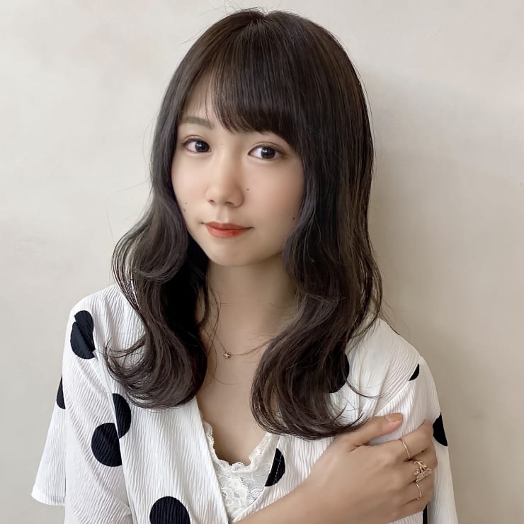 金沢 丸顔カバー 代30代 波巻き くびれ ロング Euphoria Ginza Grande 銀座 ユーフォリア ギンザ グランデ のヘアスタイル 美容院 美容室を予約するなら楽天ビューティ