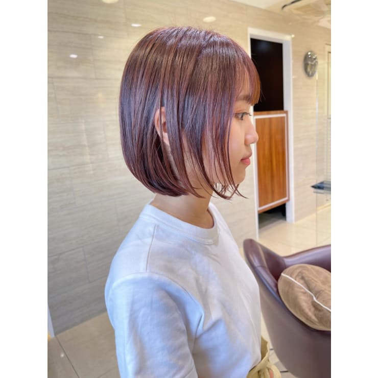 ピンクハイライトカラー ミニボブ 深井みさき Face 大船 フェイス オオフナ のヘアスタイル 美容院 美容室を予約するなら楽天ビューティ