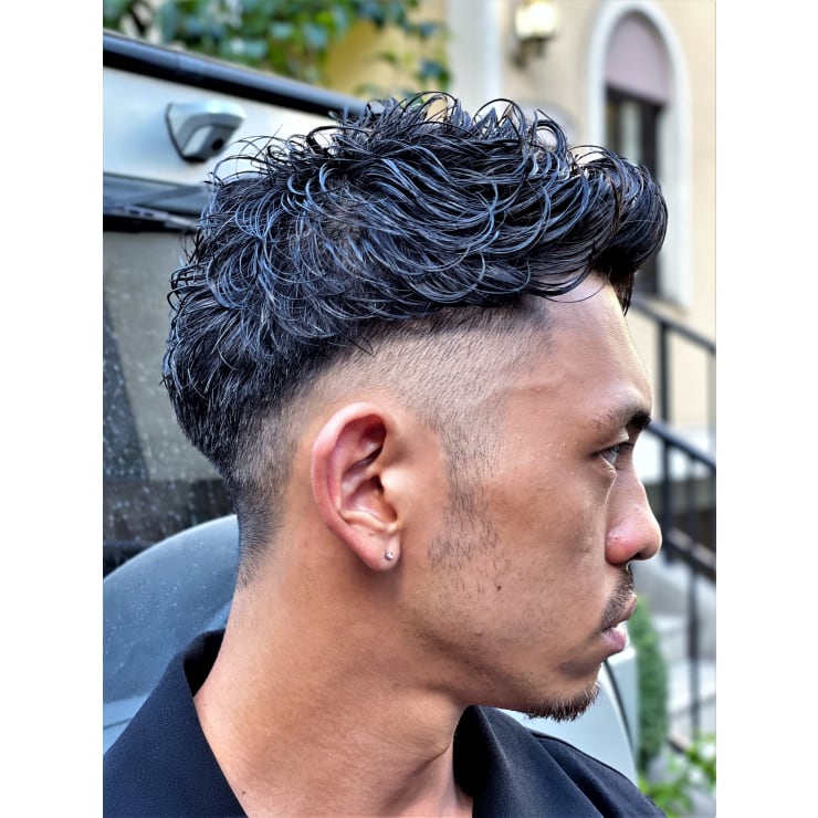 外国人風ワンカールリーゼント フェードカット メンズ Guzzle 原宿店 ガズル のヘアスタイル 美容院 美容室を予約するなら楽天ビューティ
