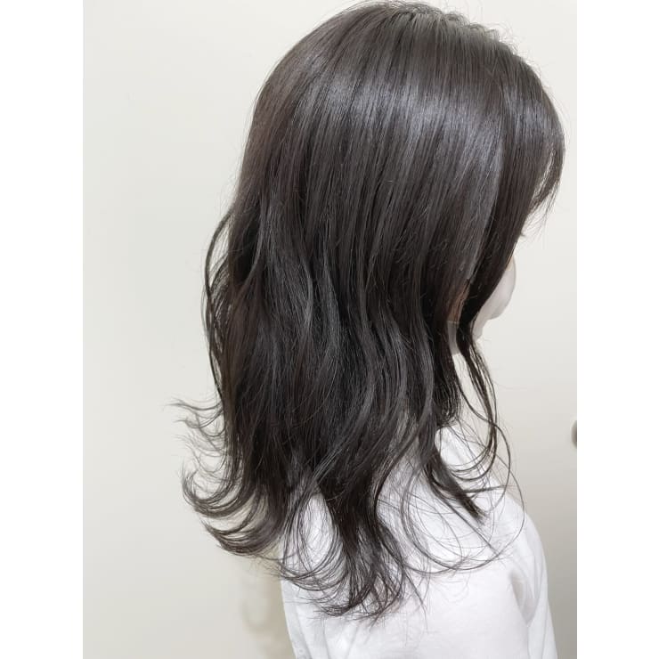 ダークシルバーアッシュ Beauty Market Ungu ビューティーマーケット アングゥ のヘアスタイル 美容院 美容室を予約するなら楽天ビューティ