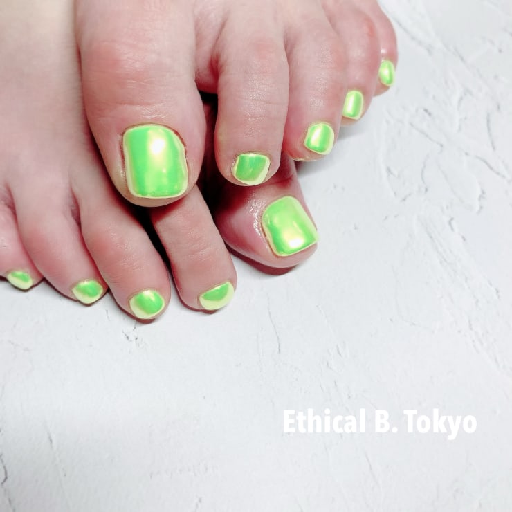 大人気ネオンカラー オーロラミラー Ethical B Tokyo エシカルビートーキョー のネイルデザイン ネイル まつげサロンを予約するなら楽天ビューティ