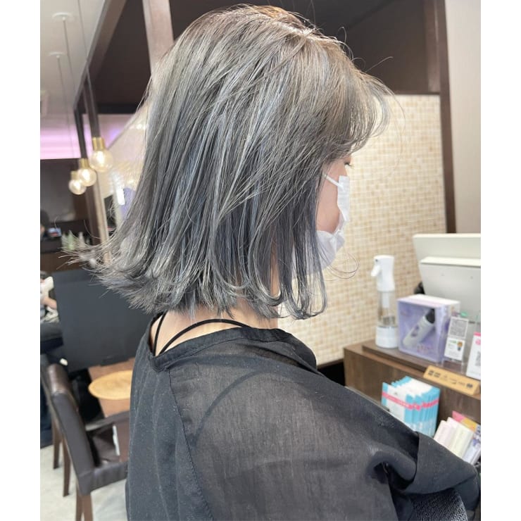 アイスブルーのフェイスフレーミング ハイライト Aco アコ のヘアスタイル 美容院 美容室を予約するなら楽天ビューティ