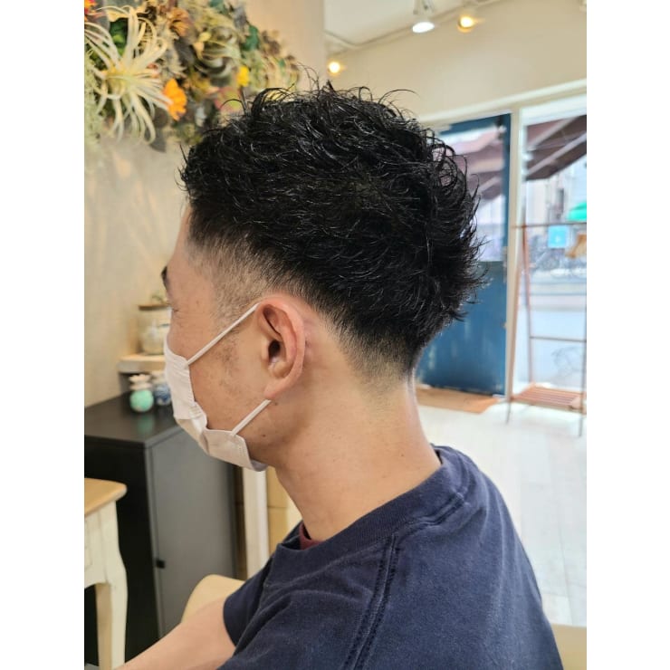 クルクルパーマ ベリーショート メンズ Another Sky アナザースカイ のヘアスタイル 美容院 美容室を予約するなら楽天ビューティ