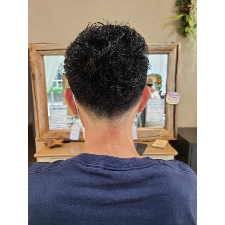 クルクルパーマ ベリーショート メンズ Another Sky アナザースカイ のヘアスタイル 美容院 美容室を予約するなら楽天ビューティ