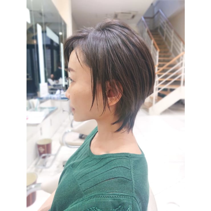 人気のウルフショートボブ Visage Genuine ビサージジェニュイン のヘアスタイル 美容院 美容室を予約するなら楽天ビューティ