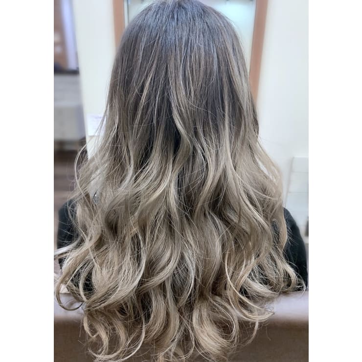 バレーヤージュ アッシュ系 ミントアッシュ プラチナアッシュ Fix Hair 梅田店 フィックスヘアー ウメダテン のヘアスタイル 美容院 美容室を予約するなら楽天ビューティ