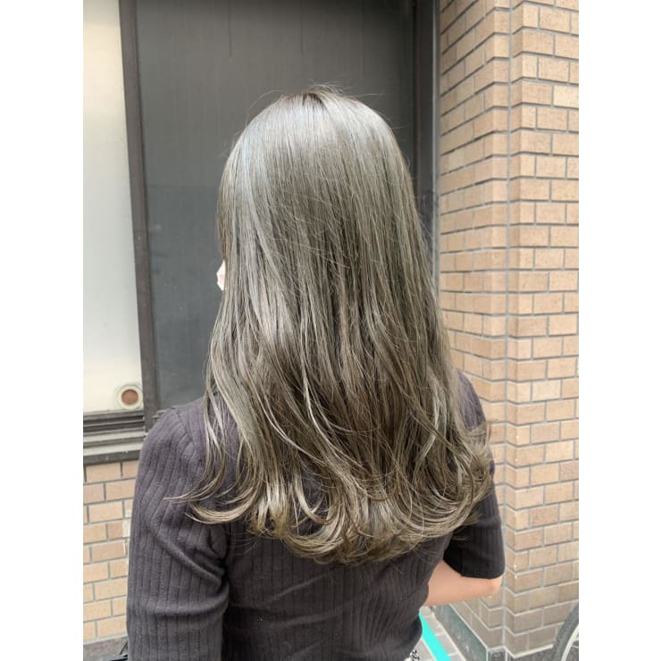カーキベージュ オリーブベージュ ブリーチなし Gif Hair 梅田茶屋町店 ギフヘアー のヘアスタイル 美容院 美容室を予約するなら楽天ビューティ