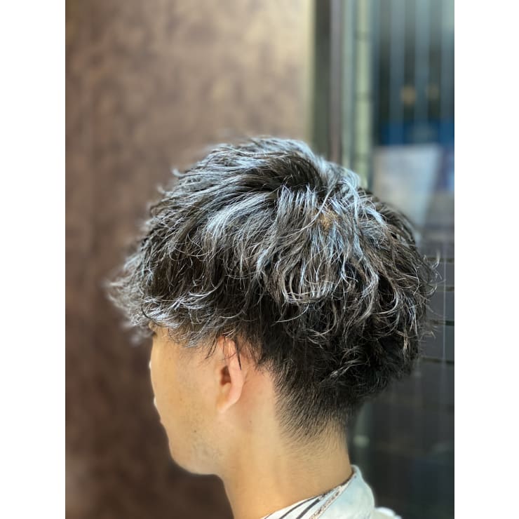 波巻きパーマmixスパイラル 新橋 日比谷 内幸町 理容室 ヒロ銀座ヘアーサロン 新橋 日比谷口店 ヒロギンザヘアーサロンシンバシヒビヤグチテン のヘアスタイル 美容院 美容室を予約するなら楽天ビューティ