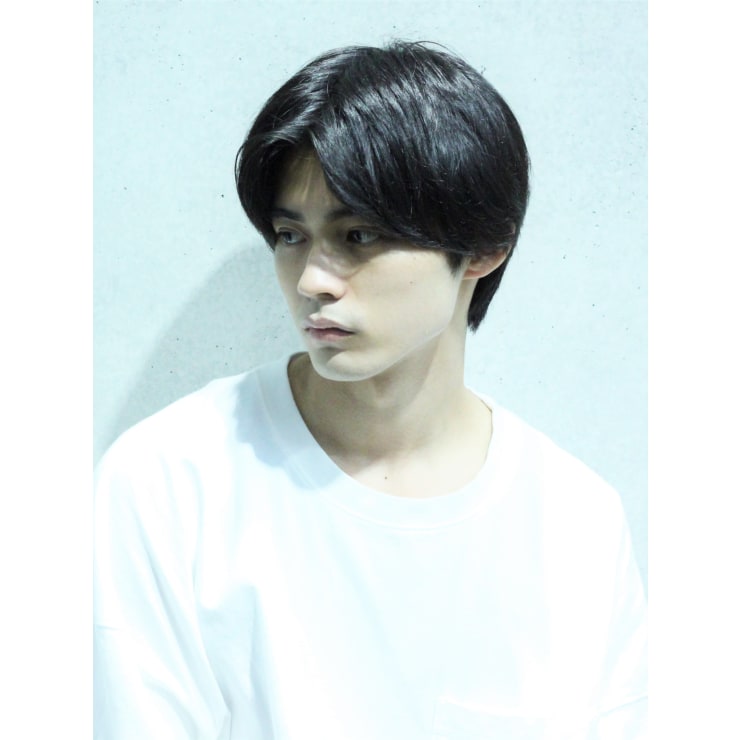 ワンカールセンターパート ショート メンズ 原宿 Guzzle 原宿店 ガズル のヘアスタイル 美容院 美容室を予約するなら楽天ビューティ ワンカールセンターパート ショート メンズ 原宿 Guzzle 原宿店 ガズル のヘアスタイル 美容院 美容室を予約するなら楽天ビューティ