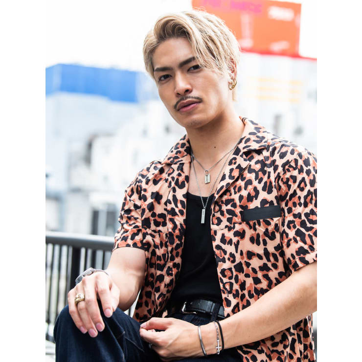 主役になれるダブルカラー サイドパートアップバング Lala Roomo 新宿店 ララルーモシンジュクテン のヘアスタイル 美容院 美容室を予約するなら楽天ビューティ