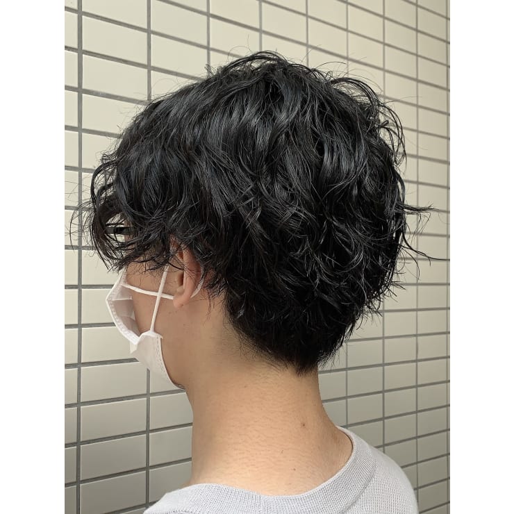 韓国風メンズパーマ 大人の色気パーマ Laulea 表参道 ラウレアオモテサンドウ のヘアスタイル 美容院 美容室を予約するなら楽天ビューティ