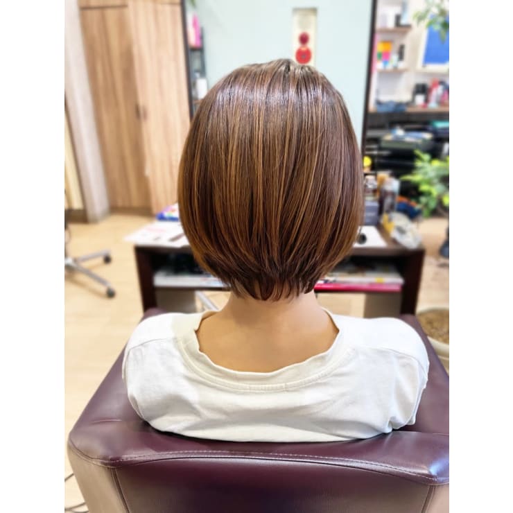 ひし形ショートボブ グラデーションカラー Hair Make Silva ヘアーアンドメイク シルバ のヘアスタイル 美容院 美容室を予約するなら楽天ビューティ