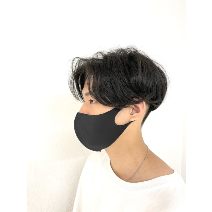 刈り上げセンターパート ハンサムショート ニュアンスパーマ Ungu Roire アングゥロアール のヘアスタイル 美容院 美容室を予約するなら楽天ビューティ