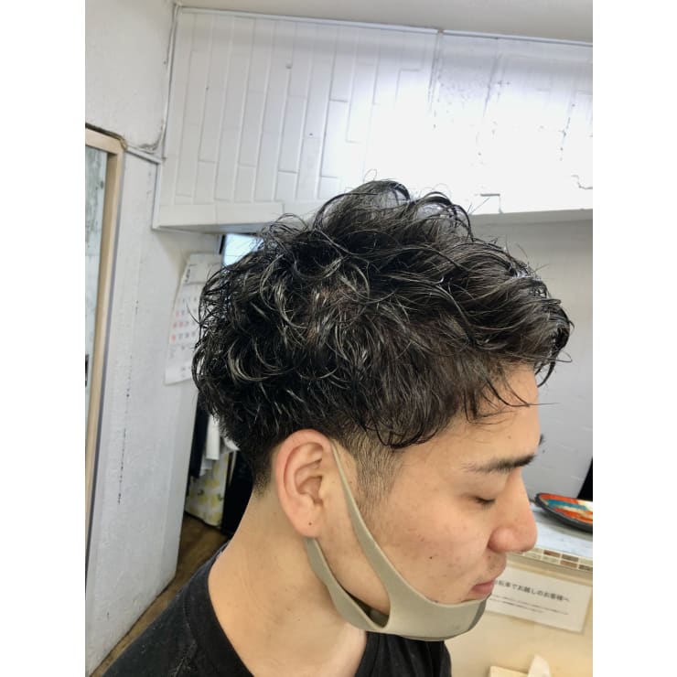 アップバングのメンズパーマ Hair Salon Nine 蒲田店 ヘアサロン ナイン カマタテン のヘアスタイル 美容院 美容室を予約するなら楽天ビューティ