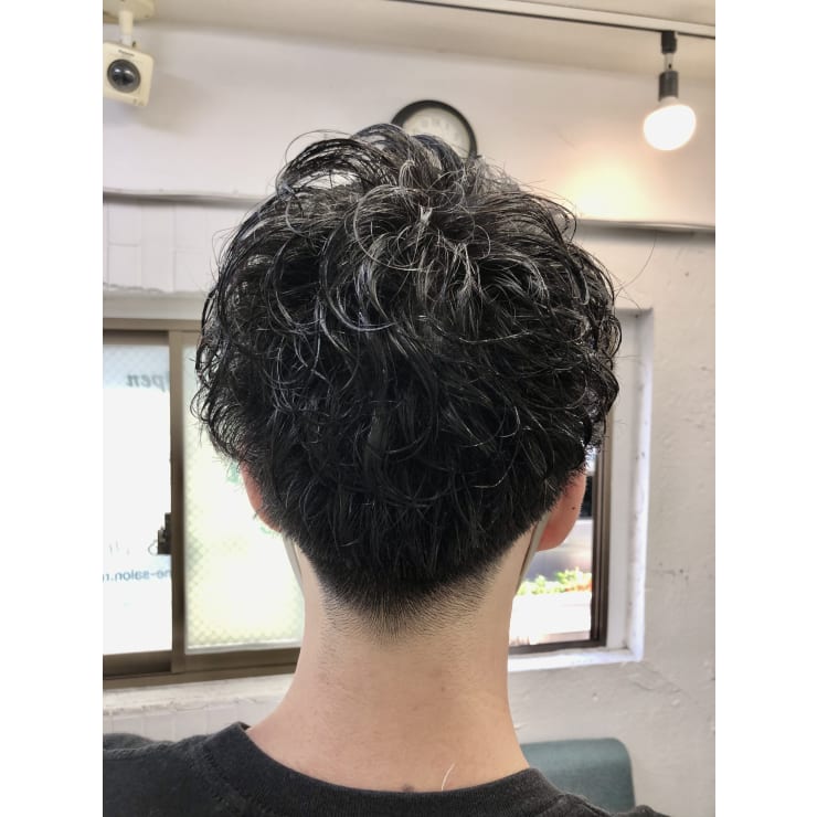 アップバングのメンズパーマ Hair Salon Nine 蒲田店 ヘアサロン ナイン カマタテン のヘアスタイル 美容院 美容室を予約するなら楽天ビューティ