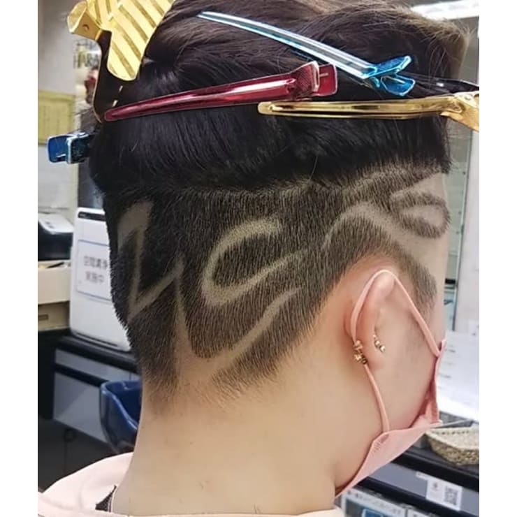 カッコいいボウズスタイルの定番 そこでお薦めなのが レザーアートです ヘアサロンハラダ ヘアサロンハラダ のこだわり特集 美容院 美容室を予約するなら楽天ビューティ