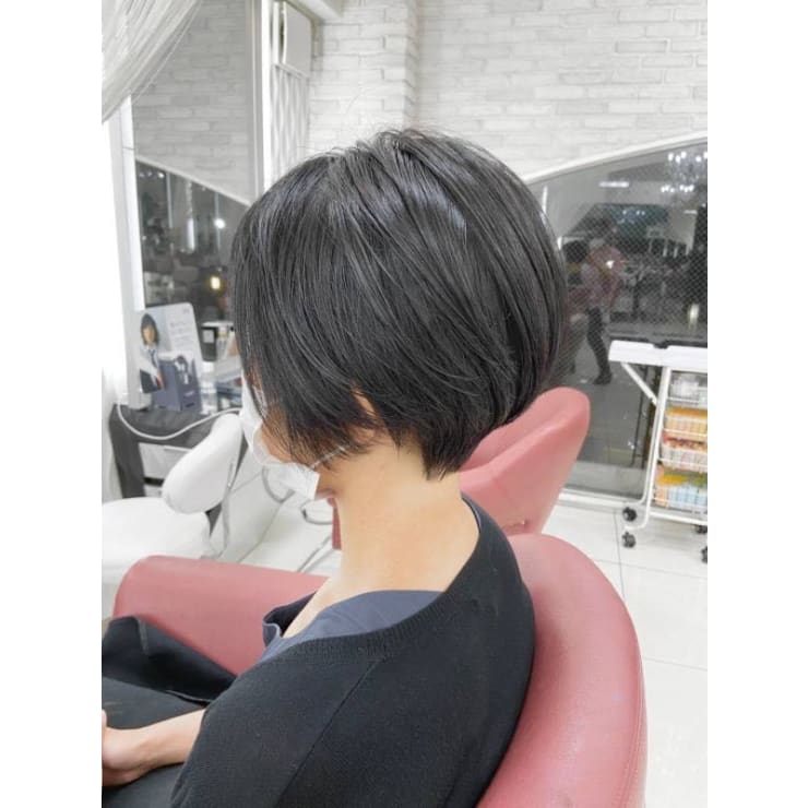 前下がり グラデーション ショートボブ 黒髪 丸み 小顔 Qualis 上福岡店 クオリスカミフクオカテン のヘアスタイル 美容院 美容室を予約するなら楽天ビューティ