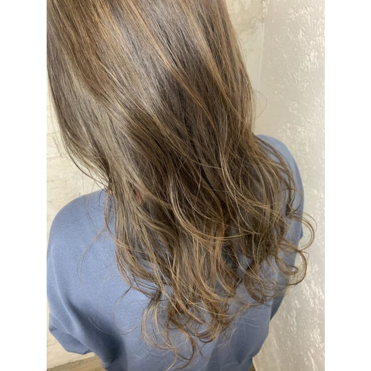白髪ぼかしハイライト代30代40代 Prize Iris 池袋東口店 プライズアイリス イケブクロヒガシグチテン のヘアスタイル 美容院 美容室を予約するなら楽天ビューティ
