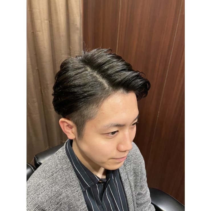 ビジネス毛流れニュアンスパーマ ヒロ銀座 理容室 メンズ Hiroginza ヒロ銀座 東京日本橋京橋八重洲店 ヒロギンザ トウキョウニホンバシキョウバシヤエステン のヘアスタイル 美容院 美容室を予約するなら楽天ビューティ