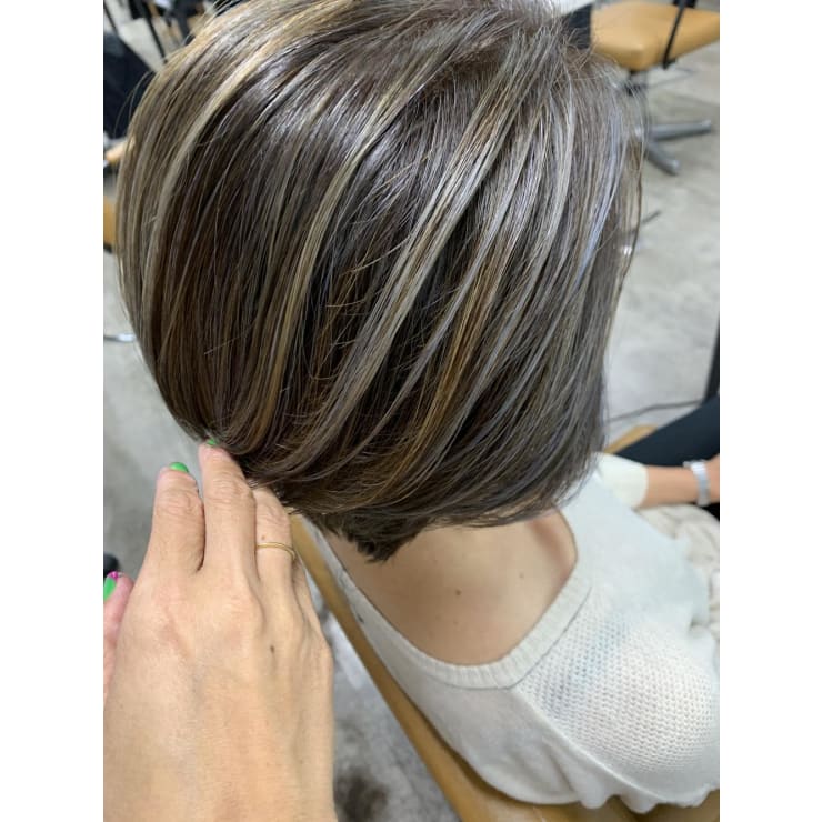 白髪ぼかしハイライト池袋代30代40代 Prize Iris 池袋東口店 プライズアイリス イケブクロヒガシグチテン のヘアスタイル 美容院 美容室を予約するなら楽天ビューティ