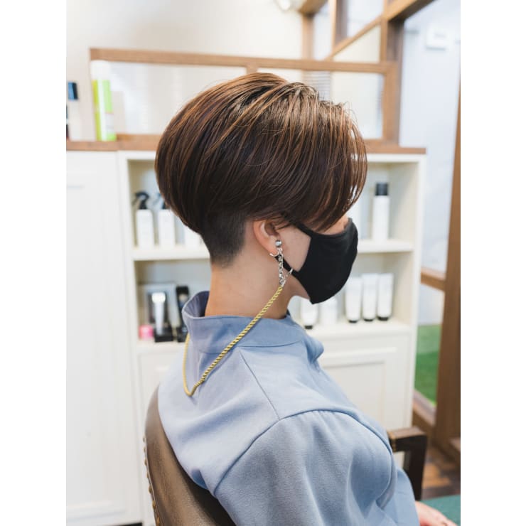 クールな女性のツーブロックショートスタイル Stella Premium Hair ステラ プレミアムヘアー のヘアスタイル 美容院 美容室を予約するなら楽天ビューティ