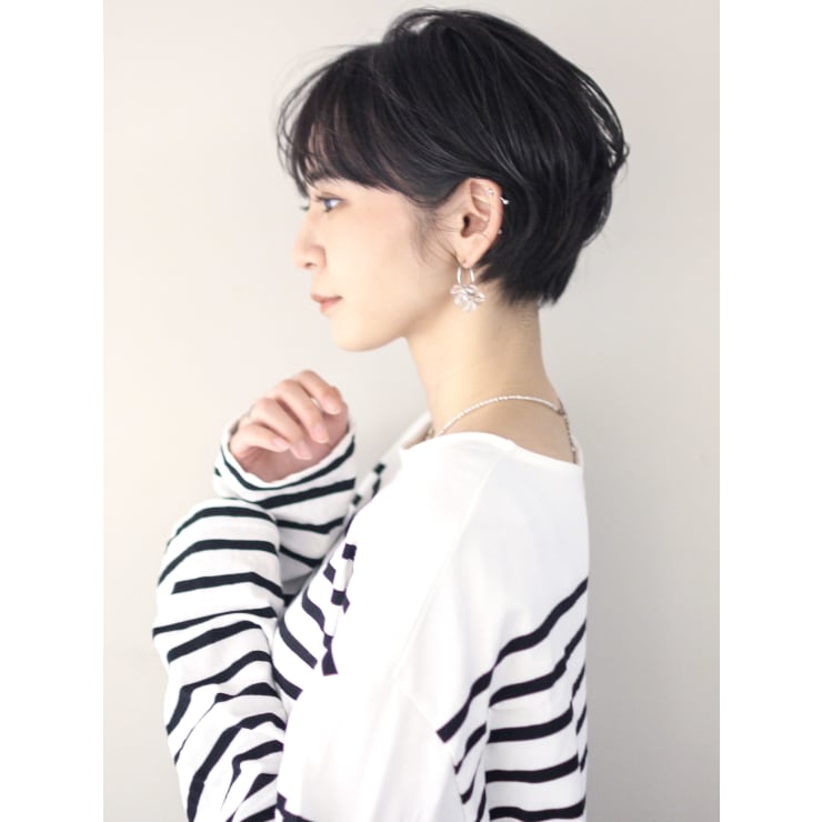 小顔 黒髪 パーマショート 暗髪 前髪あり 耳かけショート Circus By Beautrium 青山 サーカスバイビュートリアム アオヤマ のヘアスタイル 美容院 美容室を予約するなら楽天ビューティ