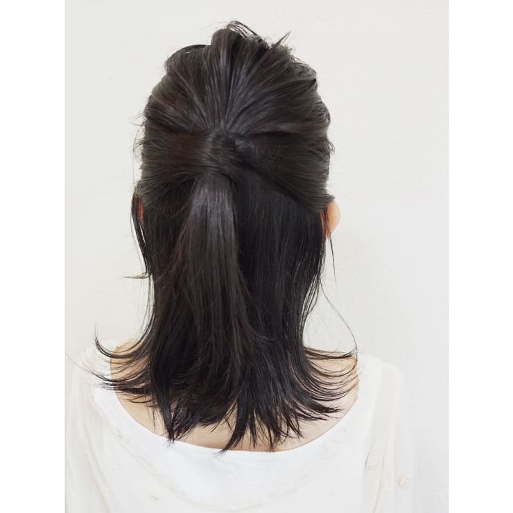 シンプル上品ハーフアップ Natsuya ナツヤ のヘアスタイル 美容院 美容室を予約するなら楽天ビューティ