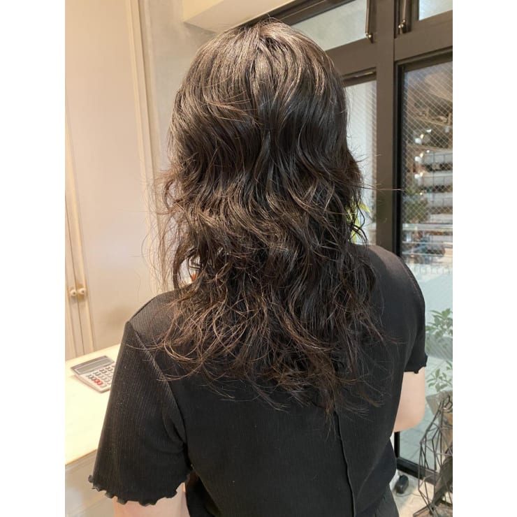 Chester ロングウルフ ウルフパーマ パーマヘア Chester チェスター のヘアスタイル 美容院 美容室を予約するなら楽天ビューティ