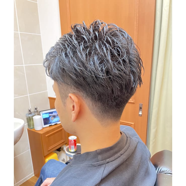 七三ツーブロックショート Y S Barber Ginza Lounge ワイズ バーバー ギンザ ラウンジ のヘアスタイル 美容院 美容室を予約するなら楽天ビューティ