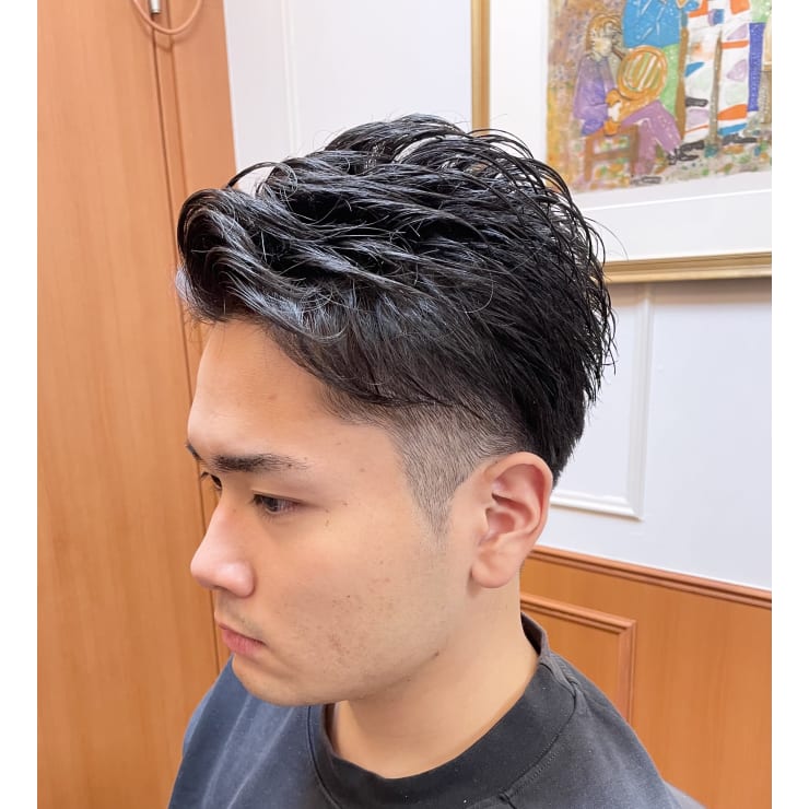 七三ツーブロックショート Y S Barber Ginza Lounge ワイズ バーバー ギンザ ラウンジ のヘアスタイル 美容院 美容室を予約するなら楽天ビューティ