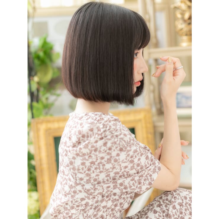 黒髪シースルーバング小顔切りっぱなしボブ 前髪ぱっつん Cover Hair Bliss 大宮西口店 カバーヘアブリス オオミヤニシグチテン のヘアスタイル 美容院 美容室を予約するなら楽天ビューティ