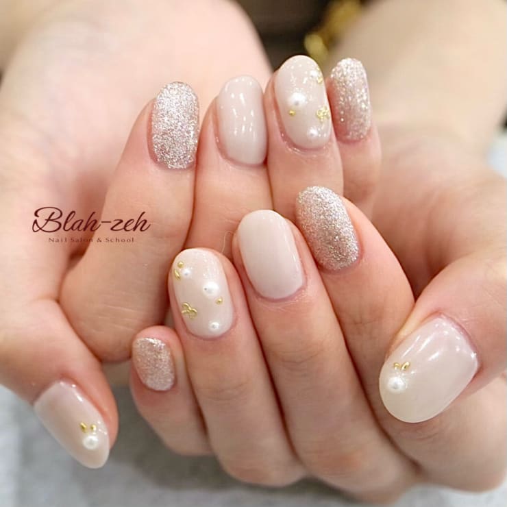 ベージュ パールネイル Blah Zeh ブラゼ のネイルデザイン ネイル まつげサロンを予約するなら楽天ビューティ