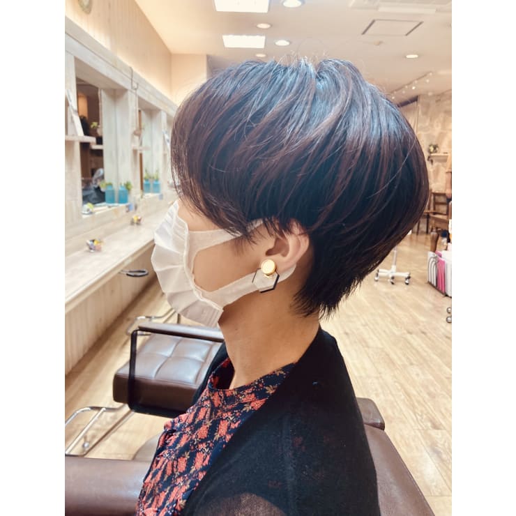 かきあげバングのハンサムショート Ship S Hair Booth シップス ヘアブース のヘアスタイル 美容院 美容室を予約するなら楽天ビューティ