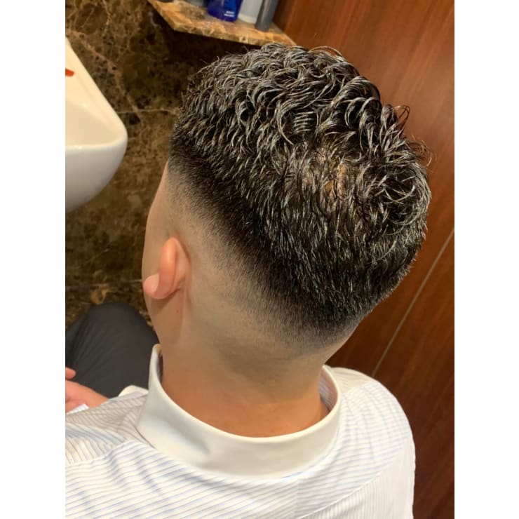 7 3スキンフェードアイロンパーマ ヒロ銀座 ヒロ銀座ヘアーサロン 青山外苑前店 ヒロギンザヘアーサロンアオヤマガイエンマエテン のヘアスタイル 美容院 美容室を予約するなら楽天ビューティ 7 3スキンフェードアイロンパーマ ヒロ銀座 ヒロ銀座ヘアーサロン 青山外苑前店 ヒロギンザヘアーサロンアオヤマガイエンマエテン のヘアスタイル 美容院 美容室を予約するなら楽天ビューティ