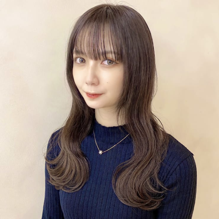 金沢 丸顔カバー シースルー ぱっつん前髪 小顔 ロング Euphoria Ginza Grande 銀座 ユーフォリア ギンザ グランデ のヘアスタイル 美容院 美容室を予約するなら楽天ビューティ