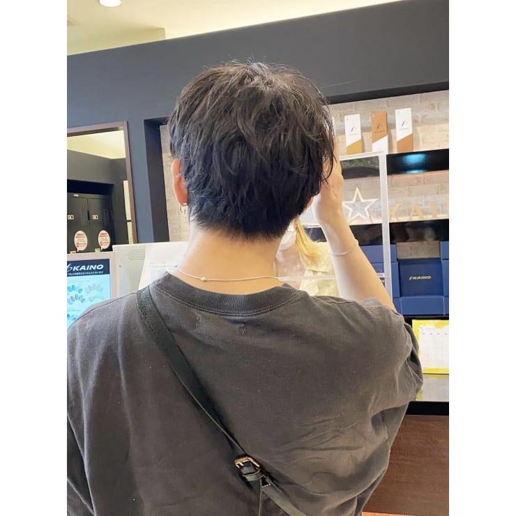 襟足伸ばしかけの方におすすめ 前下がり マッシュショート Kaino Arms Kobe三宮 カイノアームズコウベ のヘアスタイル 美容院 美容室を予約するなら楽天ビューティ